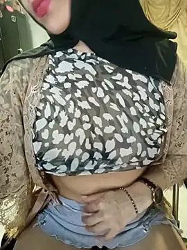 nadia__abaud live sex cam