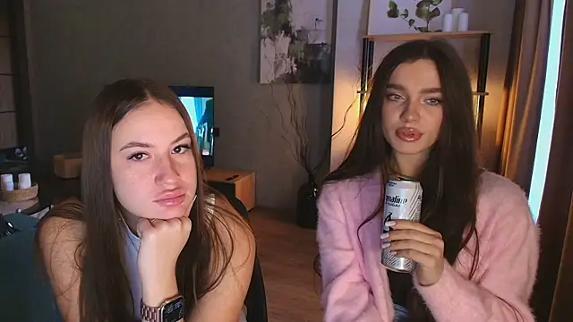 MayaGlow live sex cam