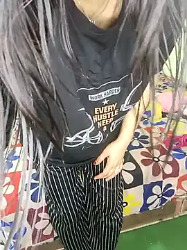 PRIYA_22 live sex cam