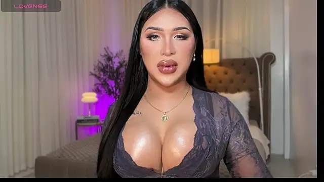 Your_Majesty_Tyra live sex cam