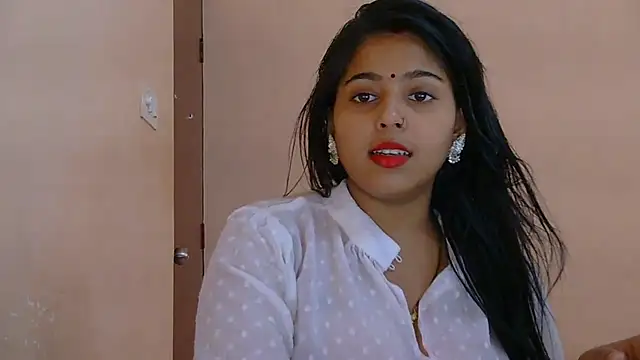 Cute-Simmi69 live sex cam