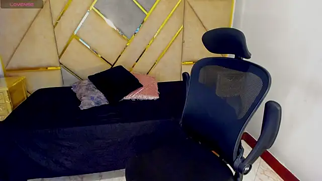 Latrellx7 live sex cam