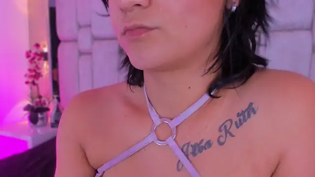 SnakeMuse's cam snapshot