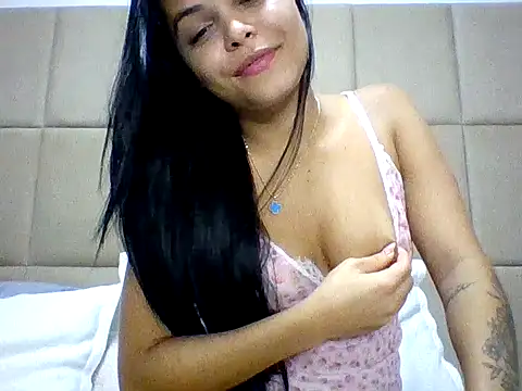 Anyynha live sex cam