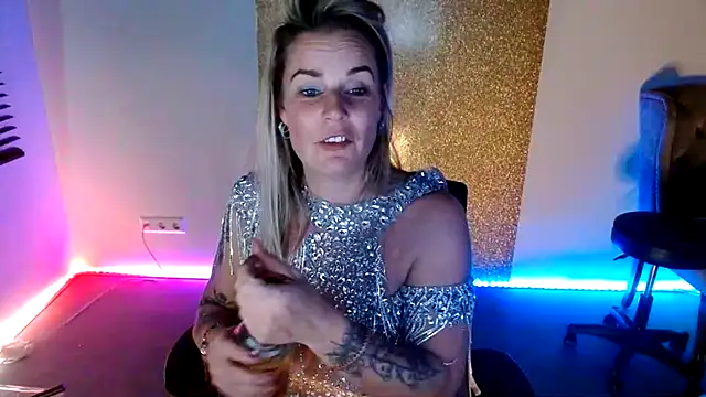 MystiqueMaven's cam snapshot