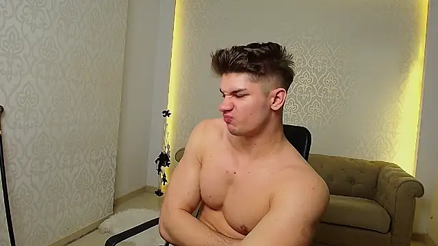 MaxKaiden live sex cam