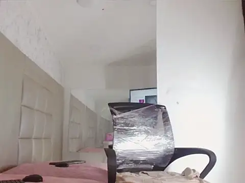 WinnyBarness live sex cam