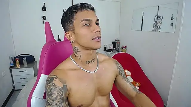 Leonard_Price live sex cam