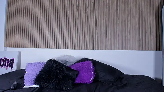 Hayley-Fox's cam snapshot