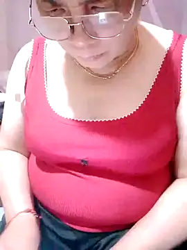 small-house123's cam snapshot