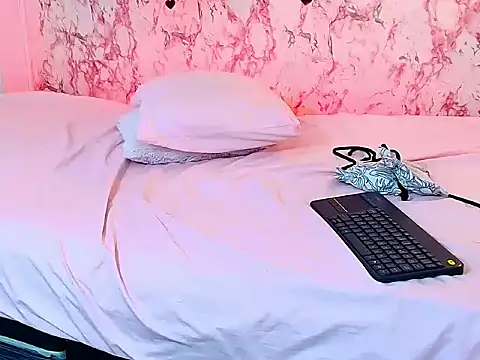 KATY_LOWERY's cam snapshot