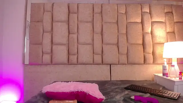 Mia_dulc44's cam snapshot