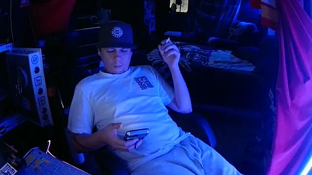 Bowerboi's cam snapshot