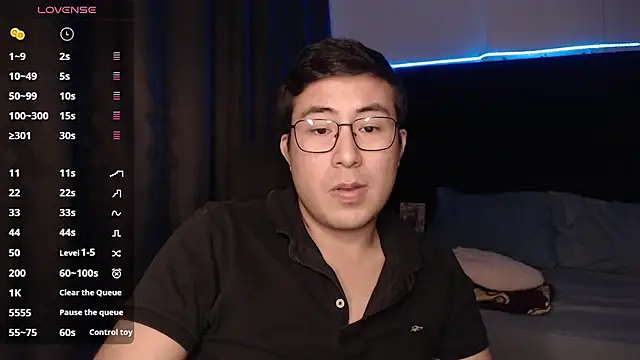 andrewmhilton_'s cam snapshot