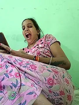 Hotty-Nidhi's cam snapshot