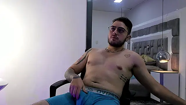 Ethan_Greys's cam snapshot