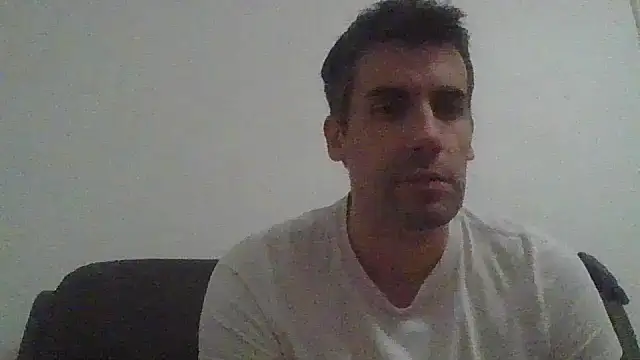 JulioIsHere4you's cam snapshot