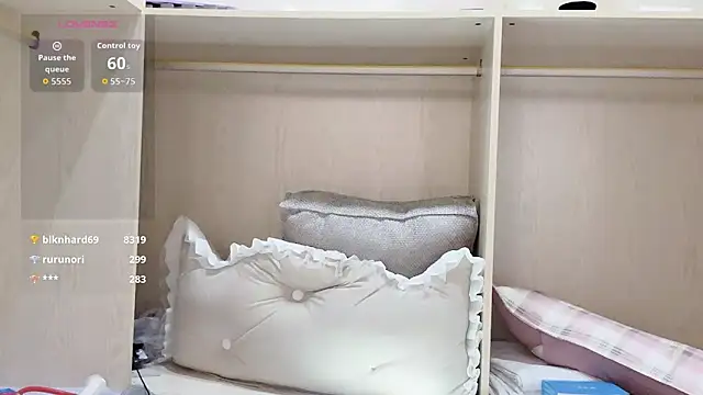 yueyue2003 live sex cam