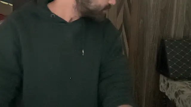 MakeMeAwareAah's cam snapshot