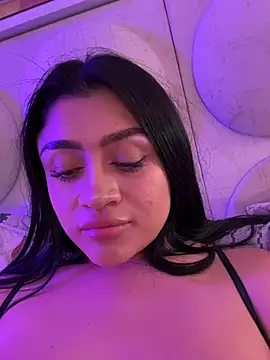lucianaroy live sex cam