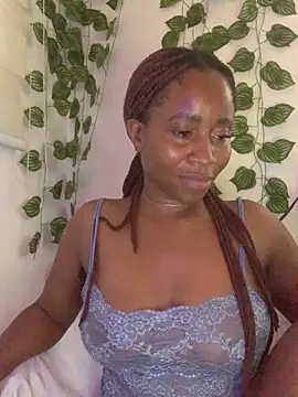 MISSMAYMADMYDAY's cam snapshot