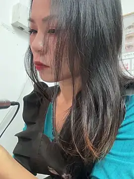 Baby-mmm's cam snapshot