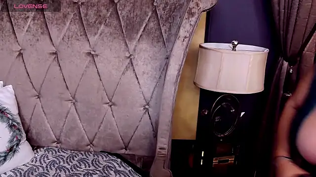 BustyGizelle live sex cam