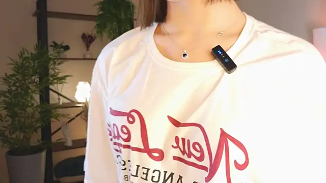 LouiseCollins live sex cam