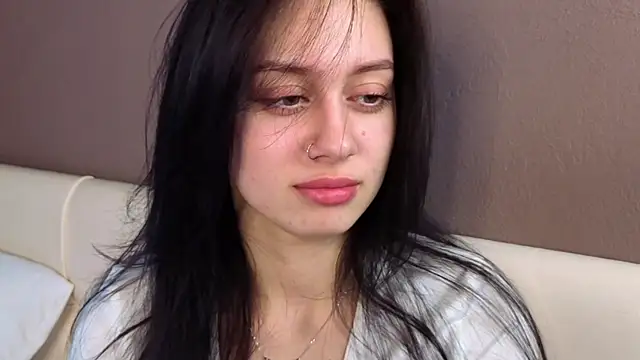 MarvisKuhIo live sex cam