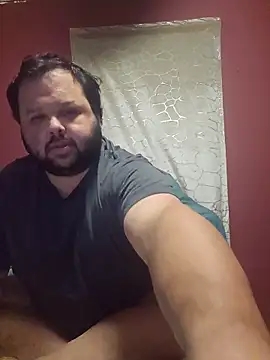 Strongbutgentle36 live sex cam