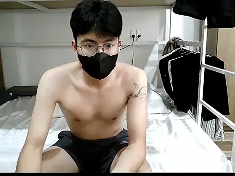 Gwencloudy live sex cam