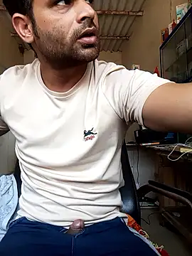 Priynkarani live sex cam