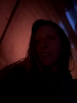 GoldenFlameGoddess live sex cam