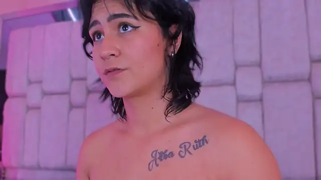 SnakeMuse's cam snapshot