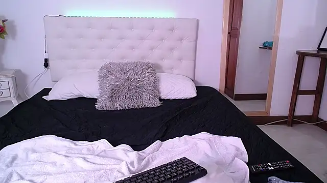 Mia_Scarleth_'s cam snapshot