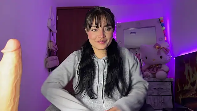 salome_polaniiee's cam snapshot