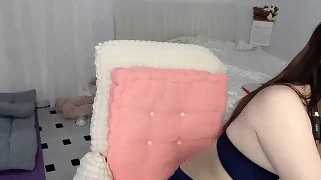 Xiaoyue-2025 live sex cam