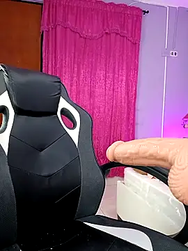 LunaaRosse live sex cam