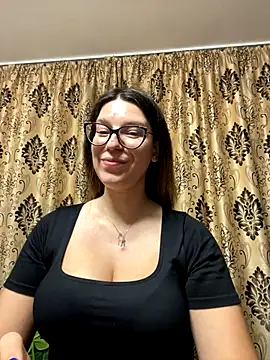 NadiraNoor live sex cam