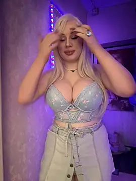 LaraHollywood live sex cam
