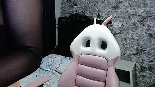 iriina_hotbusty's cam snapshot