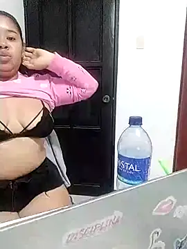 Sarahy-'s cam snapshot