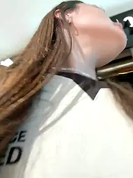 ErikaMuse's cam snapshot