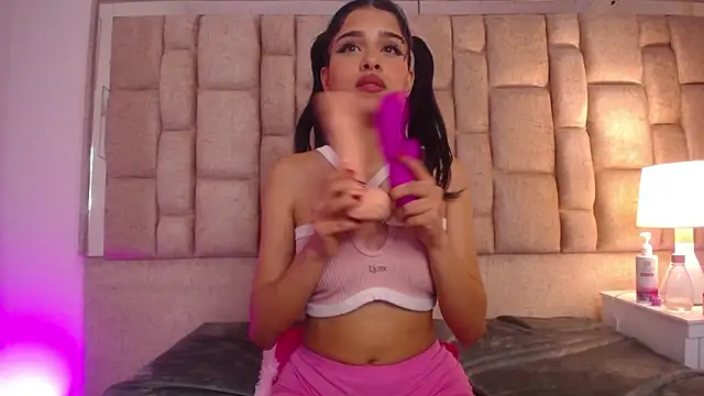 Mia_dulc44's cam snapshot