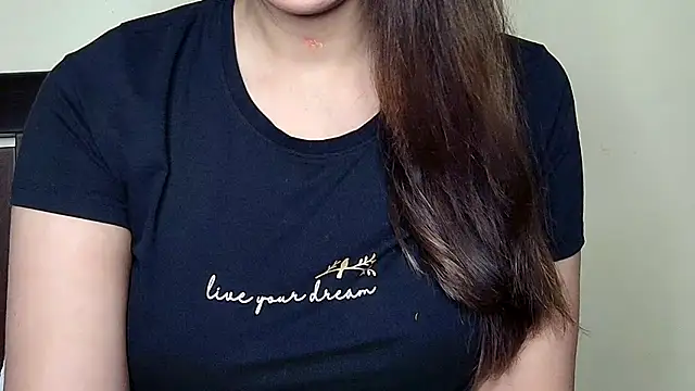 Naina_For_You's cam snapshot