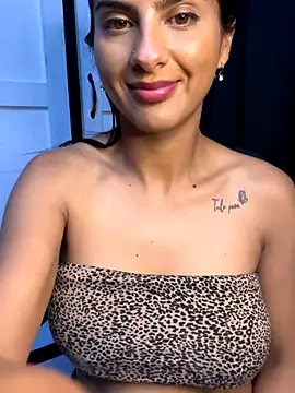 chicachocolate01 live sex cam