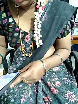 lolida69thamil's cam snapshot