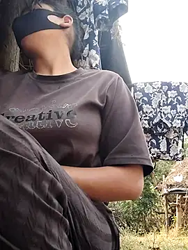 Janvi_Jaitly's cam snapshot