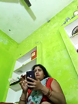 Hot-bhavi5's cam snapshot