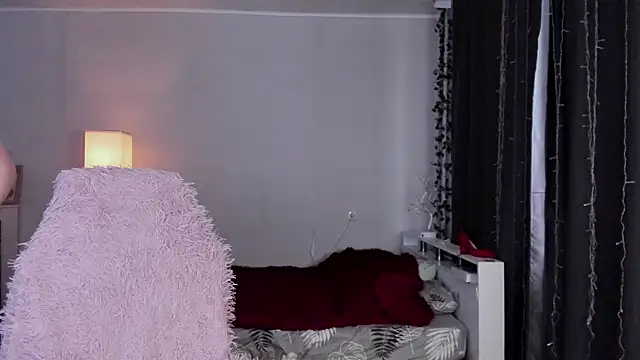 ReddHotPipper's cam snapshot